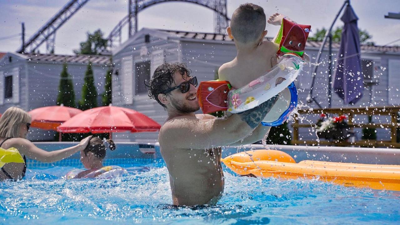 Holiday Park Zator Eksteriør billede